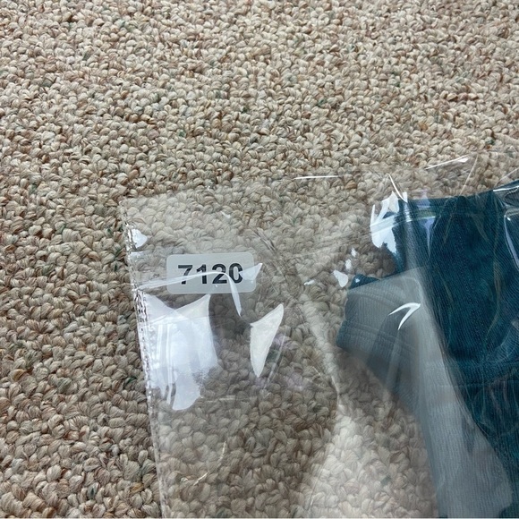 Outdoor Voices Athena Crop Top V17120 - Picture 7 of 7